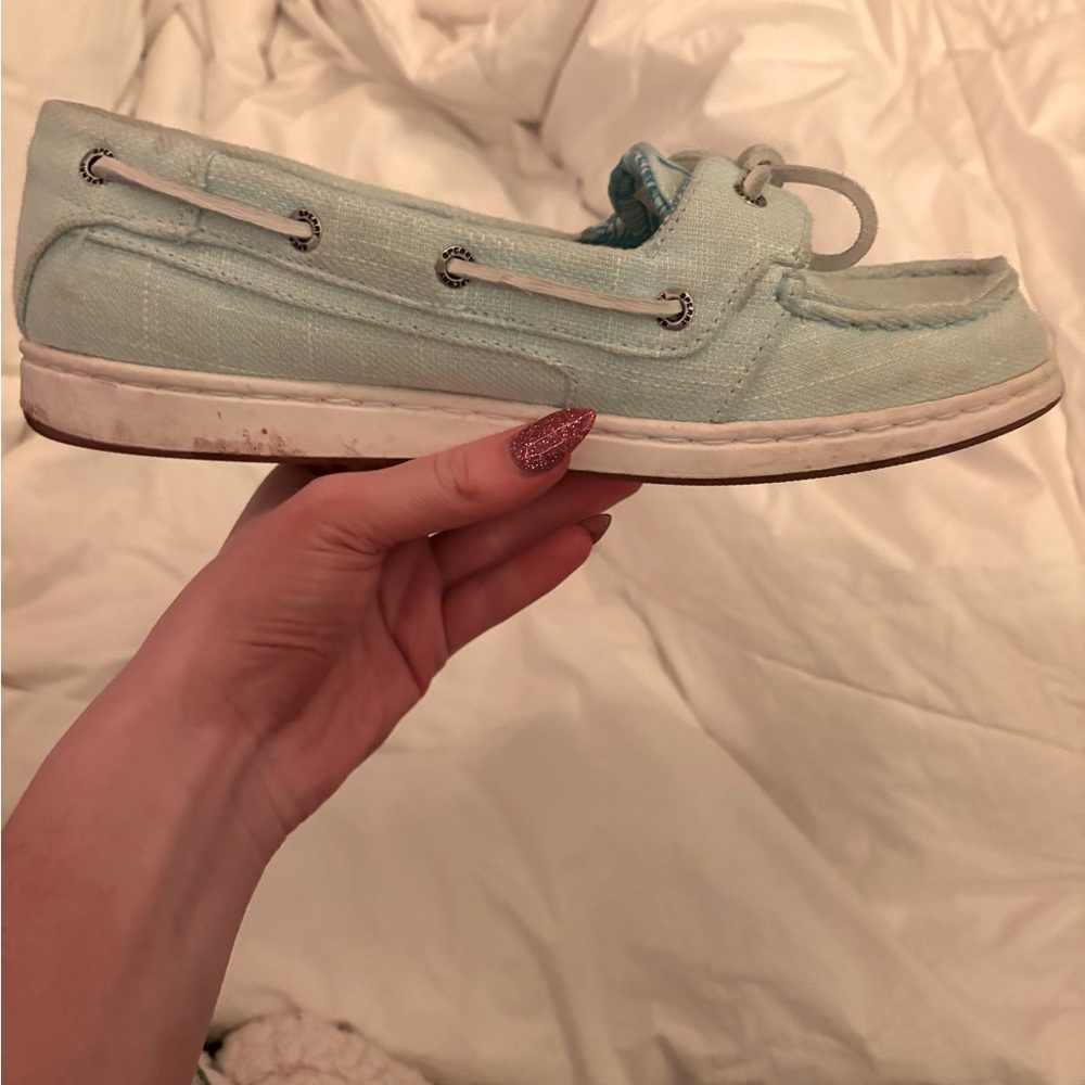 Sperry woman’s size 8 flat shoe.They have been worn but still in great condition